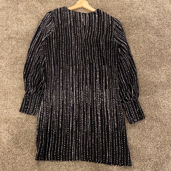 H&M - Black Dress - Picture 5 of 5